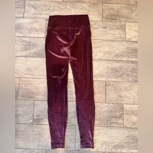 Lululemon Wunder Lounge High-Rise Tight 28" *Velvet
Garnet